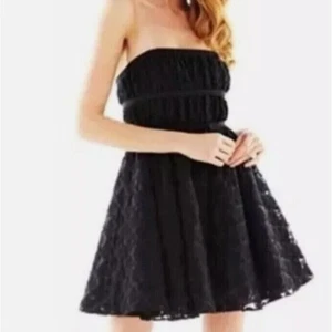 NWT Pearl Georgina Chapman Marchesa Black Strapless Fit & Flare Lace Tulle Dress - Picture 1 of 12