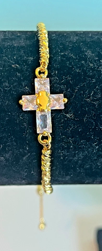 Brazalete Bolo Chapado en Oro 18K sobre Acero Inoxidable con Cruz de Piedra de Vidrio Liliaco Foto 1 de 4