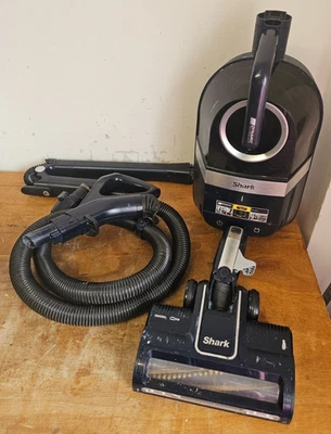 SHARK CZ250UKT DB 66 Bagless Cylinder Vacuum Cleaner, 800W, Anti Hair Wrap Works - Image 1 of 4