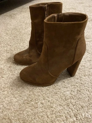 Botines marrones para mujer. Nuevo. Foto 1 de 4