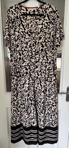 BN WHITE STUFF BLACK/CREAM ROUND NECK PATTERNED & STRIPED SHORT SLEEVE DRESS 20! - Picture 1 of 7