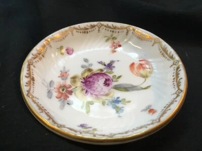 Antigua mantequilla pat de porcelana fina de Dresde c. principios de 1900 bien marcada Foto 1 de 4