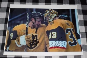 Alec Martinez Adin Hill signiertes Vegas Golden Knights 8x10 Foto Stanley Tasse - Bild 1 von 1