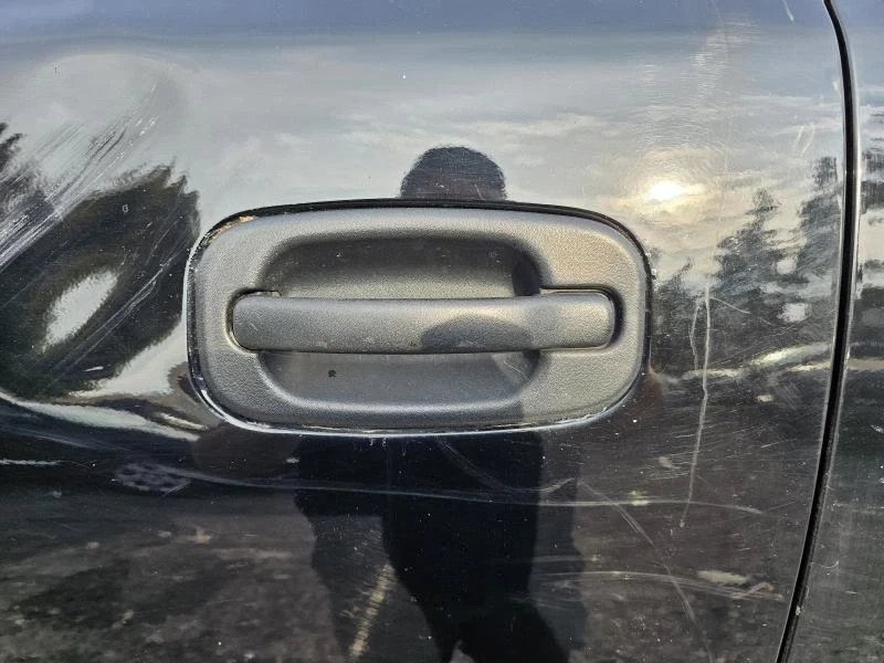 Outside Door Handle CHEVY SILVERADO 2500 Left 01 02 03 04 05 06 07 Foto 1 de 1