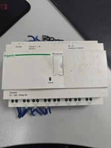Schneider Zelio SR2 D201BD PLC Logic Controller , 12 Input And 8 Outputs - Picture 1 of 2