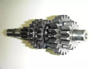 85 87 90 93 SUZUKI LT 230 G E QUAD RUNNER TRANSMISSION MAIN COUNTER GEARS SHAFT - Bild 1 von 1