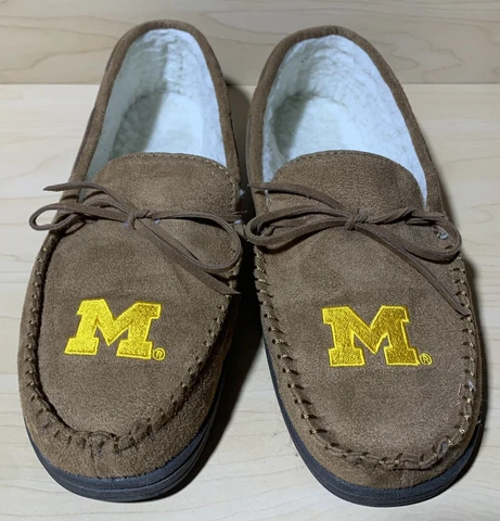 Foco Michigan Wolverines Moccasin Mens Slippers Size Medium 9/10 Tan U Of M Cover