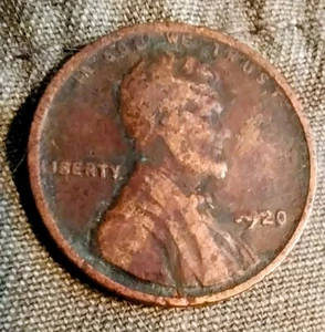 Date Error, Philadelphia Mint, 1920 Lincoln Wheat Penny. Strike error on the # 1 - Picture 1 of 8