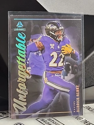 💎🔥Derrick Henry HOLO 2025 Panini Luminance - Inolvidable #3 Baltimore Ravens Foto 1 de 3