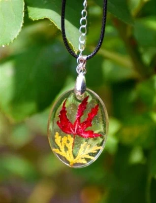 Real Flower Resin Necklace-Gift Flower Jewelry-Handmade Resin Flower Necklace - Immagine 1 di 2