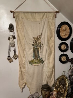 Antigua bandera religiosa francesa de seda Foto 1 de 4