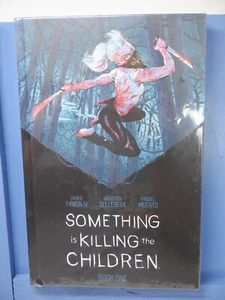 Something is Killing the Children Book One Boom Hardcover Graphic Novel GM5089 - Foto 1 di 2