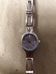 Reloj analógico para dama Timex con cara azul pálido - Imagen 1 de 11