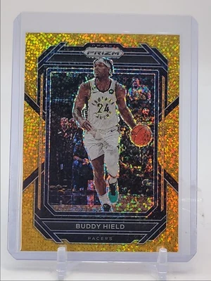 BUDDY HIELD 2022-23 PANINI PRIZM GOLD SPARKLE PACERS 24/24 Q3185 - Image 1 of 2