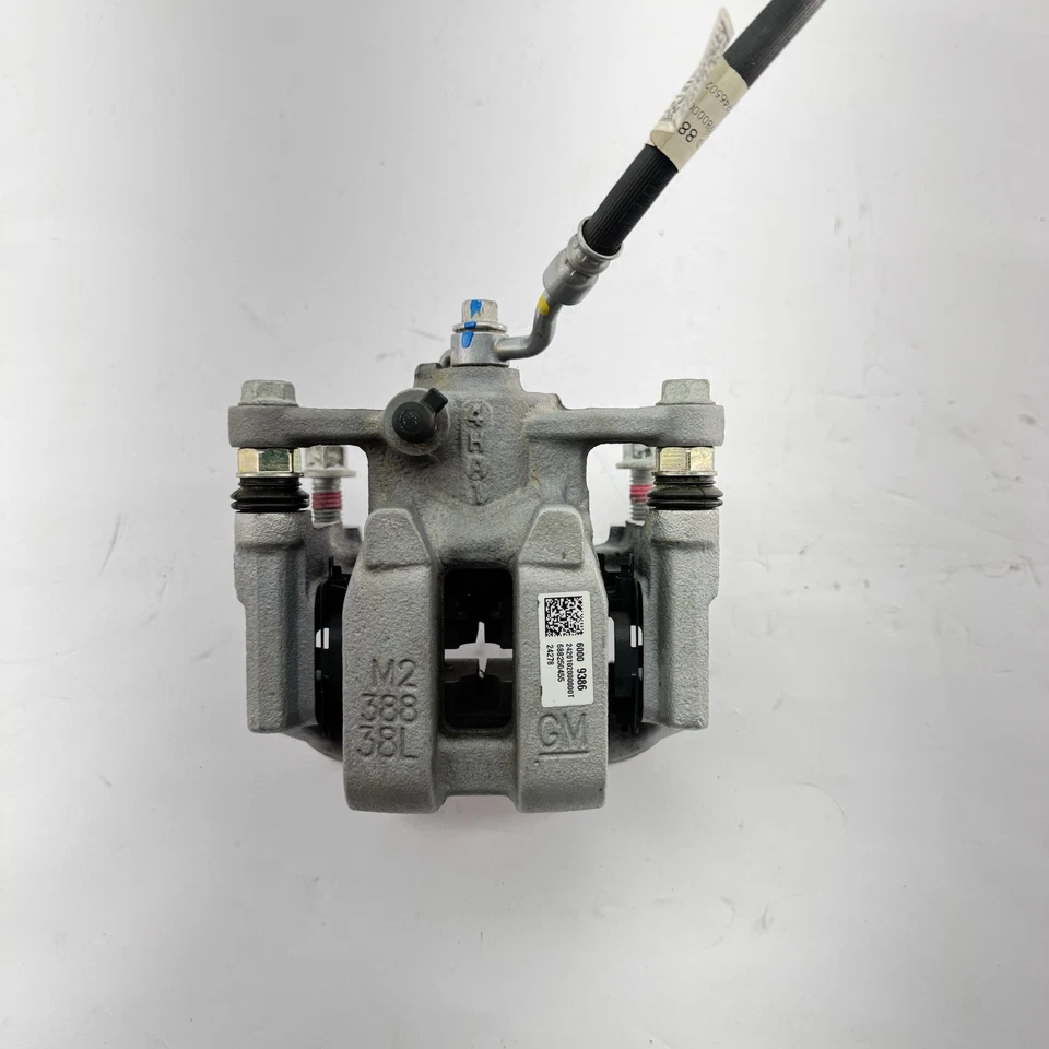 PINZA DE FRENO DE DISCO TRASERA IZQUIERDA CHEVROLET TRAILBLAZER 2021-2025 OEM Foto 1 de 4