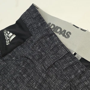 adidas Ultimate365 Shorts Herren 30 schwarz grau Gittermuster Golf Stretch BC2549 - Bild 1 von 6