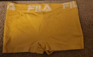 NWT FILA SEAMLESS BOYSHORTS SIZE: M - Picture 1 of 3
