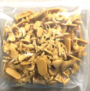 Lord Of The Rings Trilogy Risk 2003 Game Replacement Part - Yellow Army NEW - Picture 1 of 1