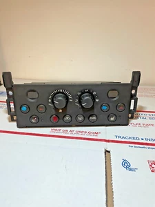HEATER AC TEMPERATURE CONTROL P/N 15255569 - Picture 1 of 6