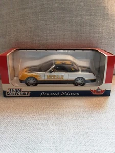 UNIVERSITY OF MICHIGAN WOLVERINES 2002 Ford Thunderbird, NEW in Package - Picture 1 of 8