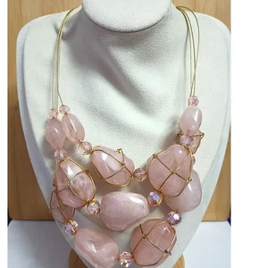 Collana vintage Joan Rivers, triplo filo, grande grossa gabbia finto quarzo rosa - Foto 1 di 6