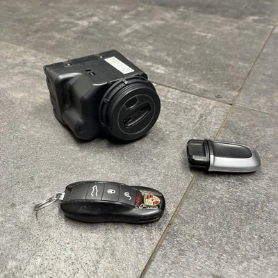 Módulo de control de interruptor de encendido OEM 2015-2019 PORSCHE MACAN con llave Foto 1 de 4