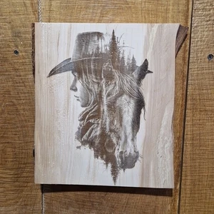 Bordo vivo ontano rustico da parete cowgirl inciso - Foto 1 di 4