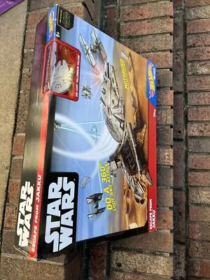 Hot Wheels Star Wars Escape from Jakku Raceway Car Tracks Set Millennium Falcon - Image 1 of 3