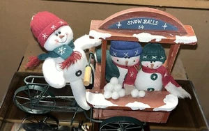 Oldtimer Weihnachten 3 Schneemänner auf Fahrrad mit Holzanhänger verkaufe Schneebälle 5 - Bild 1 von 5