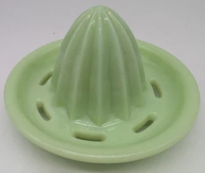 Alesatore in vetro latte giadeite giadite vintage spremiagrumi superiore - Foto 1 di 10