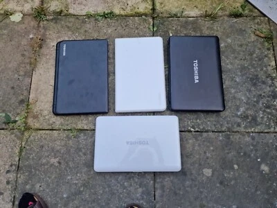 Toshiba Satellite job lot x4 laptops L850 C55-A C50-B C650/C655 TURNS ON - Image 1 of 4