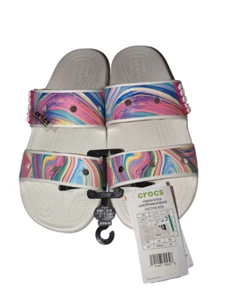 Sandali unisex Crocs uomo taglia 9 donna taglia 11 tie dye & jibbitz 207248-928 nuovi - Foto 1 di 19