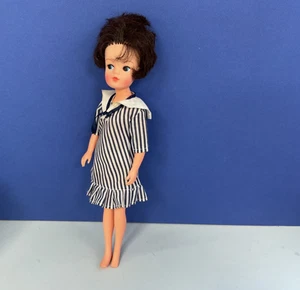 Vintage Sindy Pedigree Party Girl Brünette Puppe im Outfit 44762 - Top Zustand - Bild 1 von 12