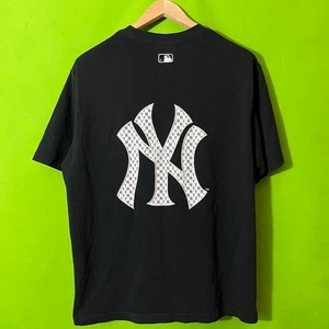 Large New York Yankees MLB black white Embroidered T-shirt - Picture 1 of 6