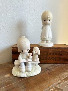Precious Moments figurines Lot of 2 Valentines Love