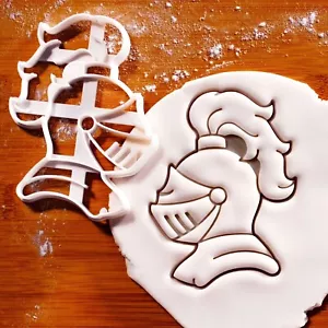 Knight Helmet with Plumage cookie cutter - Medieval fantasy brave warrior dragon - Picture 1 of 6