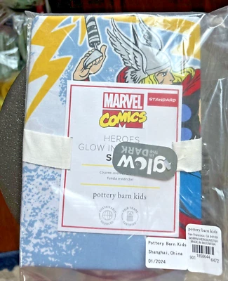 Granero de cerámica MARVEL Vengadores Disney Vacaciones SuperHÉROE Almohada Falsa Regalo de Navidad Foto 1 de 4