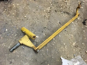 Cub Cadet Narrow Frame Rear Lift Tiller Sleeve Hitch 100 102 122 124 125 - Picture 1 of 5