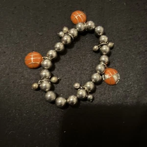 bracciale charm basket vernice danneggiata - Foto 1 di 2
