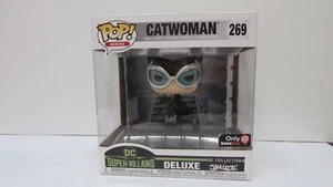 Funko Pop! Catwoman #269 (Jim Lee DC Collection Deluxe) GameStop Exclusive - Picture 1 of 7