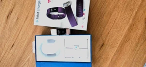 Fitbit Charge 2 Uhr, lila,Rosa Lederarmband dazu, gebraucht sehr gut erhalten - Bild 1 von 2