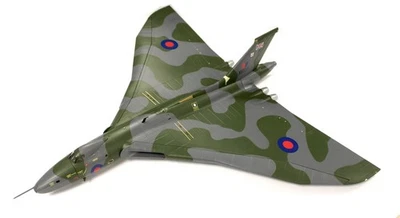 CORGI '1:72' SCALE AA27201 AVRO VULCAN B2 XH558 RAF 'RETURN TO FLIGHT' PLANE - Image 1 of 4
