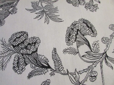 Tecido jeans de algodão off white bordado flores pode usar no verso 1,44 jarda - Imagem 1 de 4