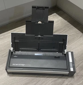 Fujitsu ScanSnap S1300 portable document scanner + power supply and USB cable - Picture 1 of 4