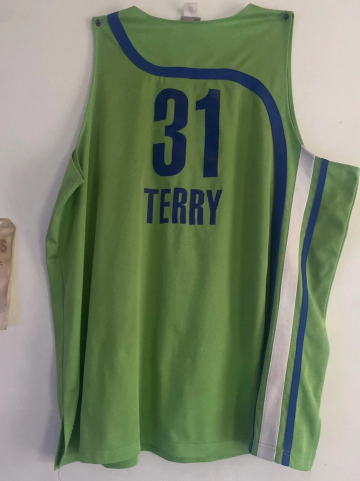 Authentic Reebok Classics Atlanta Hawks Jersey - Image 1 of 1