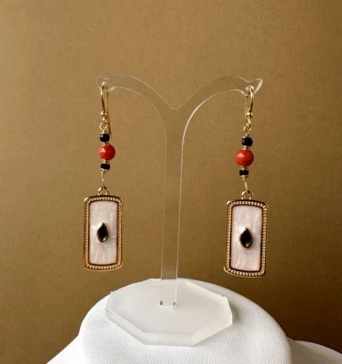 Orecchini in argento 925, vero corallo rosso mediterraneo e zamak laccato a mano - Immagine 1 di 4