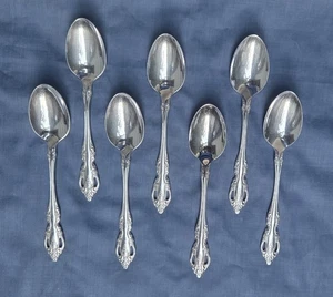 SET BESTEHEND AUS 7 ONEIDA BRAHMS 6 Zoll TEELÖFFELN - Bild 1 von 3