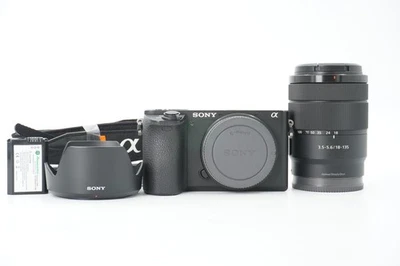 Cámara digital Sony Alpha A6500 24,2 MP con lente zoom de 18-135 mm Foto 1 de 4