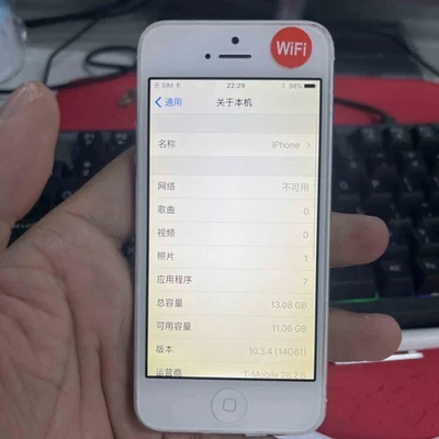 Apple iPhone 5 16GB - Unlocked White Black Lightning Port Collectible phone - Image 1 of 4