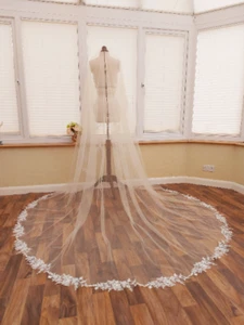 Velo da sposa *1 livello * 3 m di larghezza * lunghezza cattedrale * bianco sporco/avorio * ampio pizzo cordato * - Foto 1 di 9